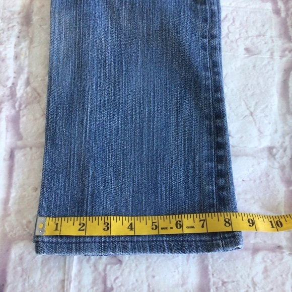 Women’s Low Rise boot cut Jeans - Picture 5 of 9